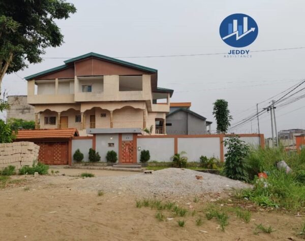 Offre spéciale : vente d'un domaine de 32 pièces à Riviera ABATTA