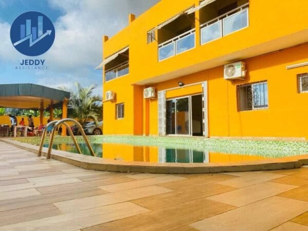 Offre exceptionnelle: Vente d'un bel hôtel à BONOUA avec piscine