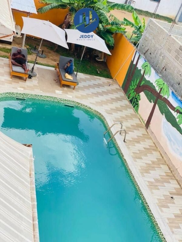 Offre exceptionnelle: Vente d'un bel hôtel à BONOUA avec piscine