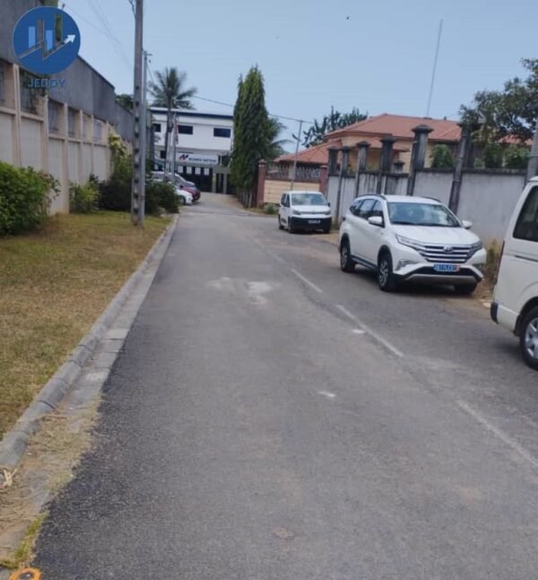 Vente d'un terrain de 1000m² avec ACD à la Riviera Golf