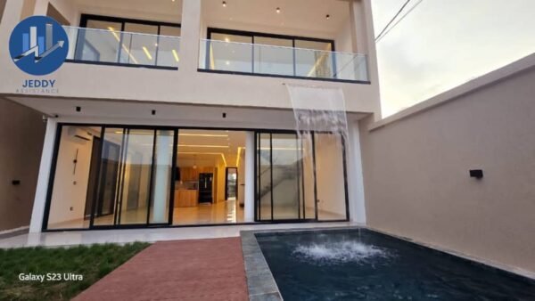 Vente d'un triplex 8 pièces haut de gamme à la Riviera Abatta