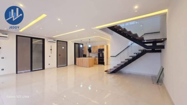 Vente d'un triplex 8 pièces haut de gamme à la Riviera Abatta