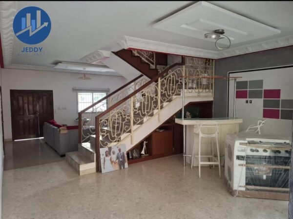 Vente d'une belle villa duplex 10 pièces à Angré 8e tranche