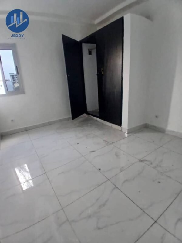 Location d'un appartement de 2 Pièces au 2e étage à Angré CHU
